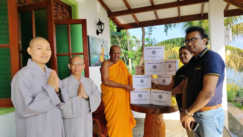 'Athata Athak' Project Donates Books to Students of Matale Ukuwela Sasanarakshaka Mandala